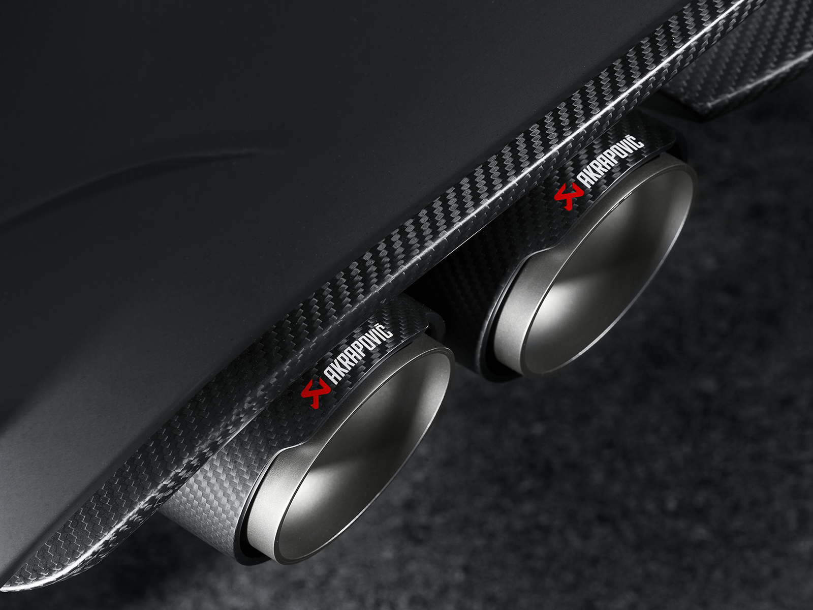 Akrapovič Tail pipe set (Carbon) für BMW – TP-CT/26