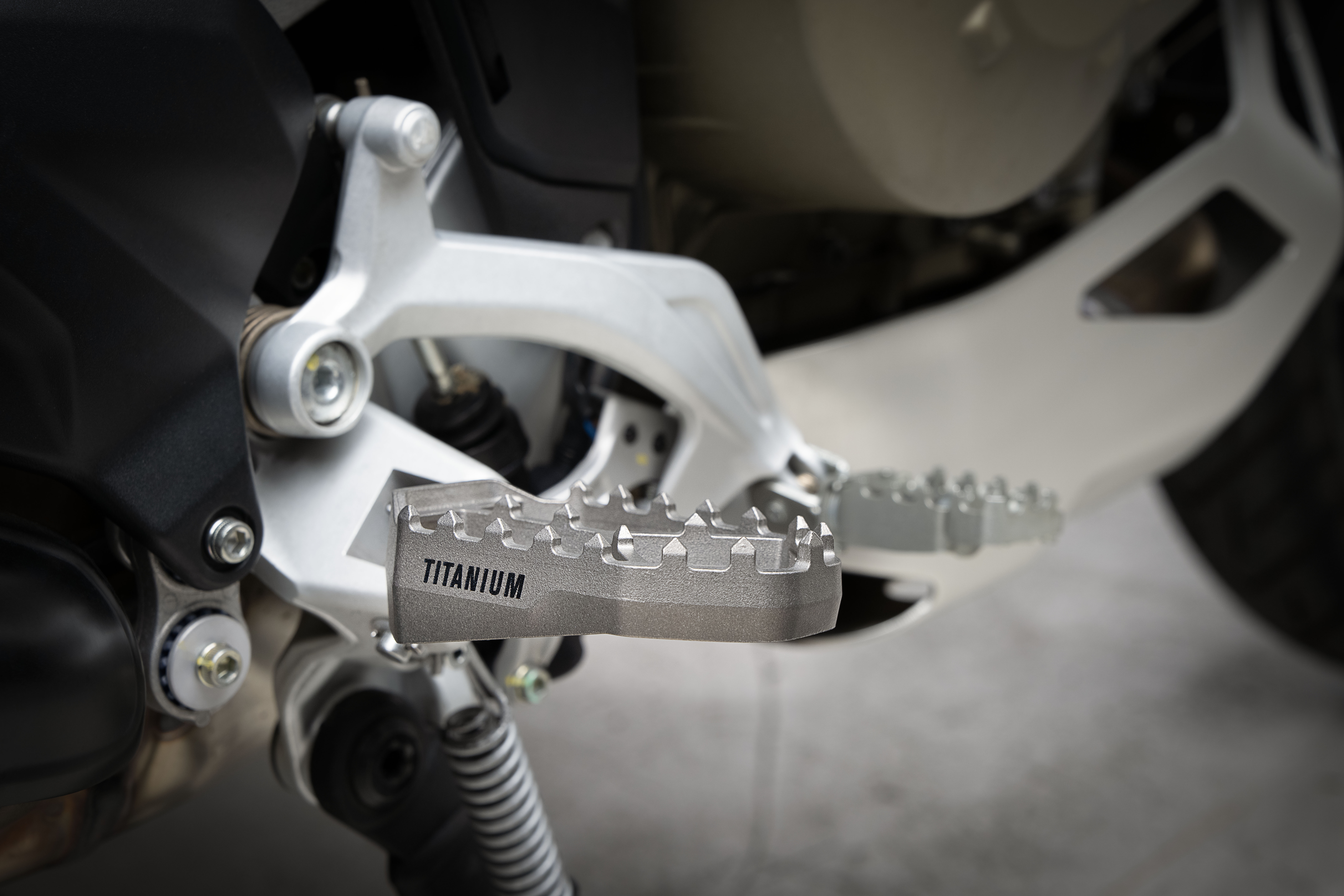 Akrapovič Adventure Footpeg Set (Titanium) for Ducati Multistrada V4 / S / RS / RALLY (2021-2026) (F-D12T1) thumbnail 4